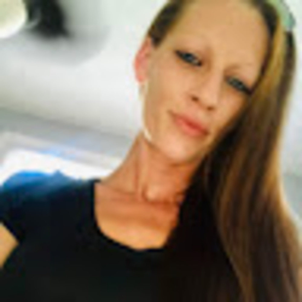 Meet your Posher, Donielle